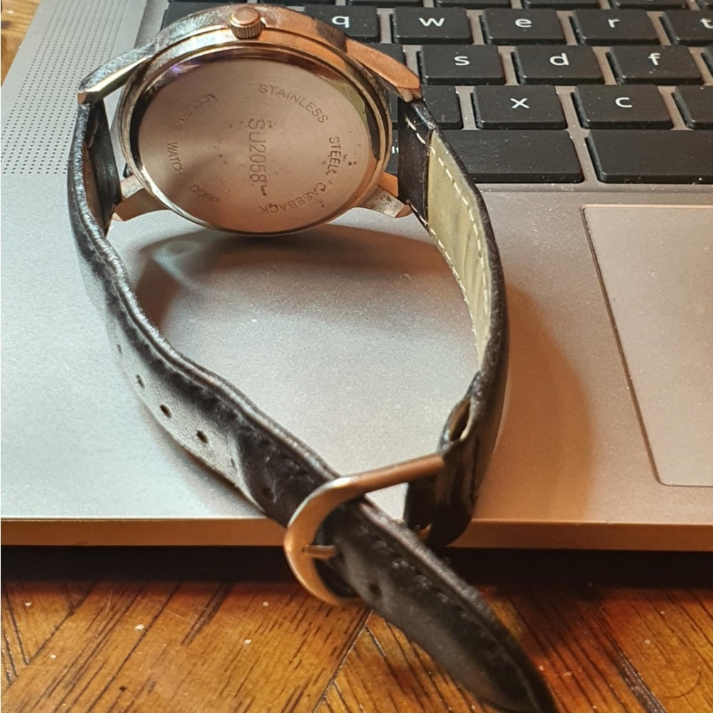 🦋10/$20🦋 Vivani Silver/White Rhinestone Leather Women's Watch - Picture 3 of 4